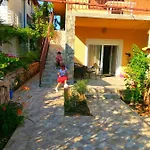 Arija-pino * Vodice