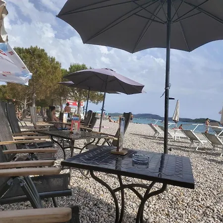 Arija-pino * Vodice