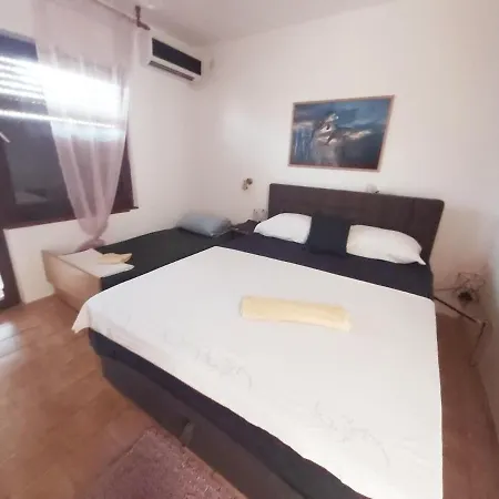 Arija-pino Apartman Vodice