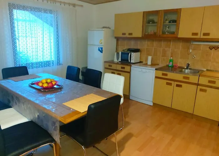 Arija-pino Apartman
