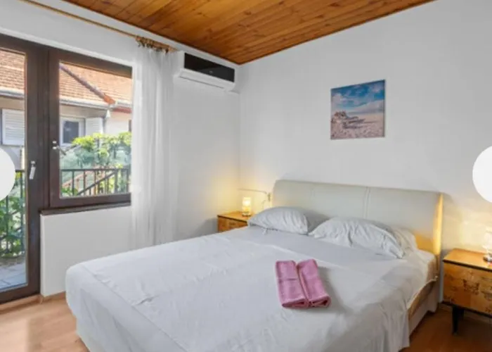 Arija-pino Apartman *